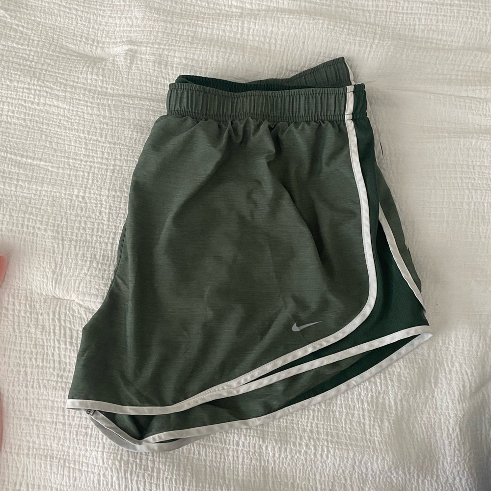PLUS SIZE NIKE TEMPO SHORT